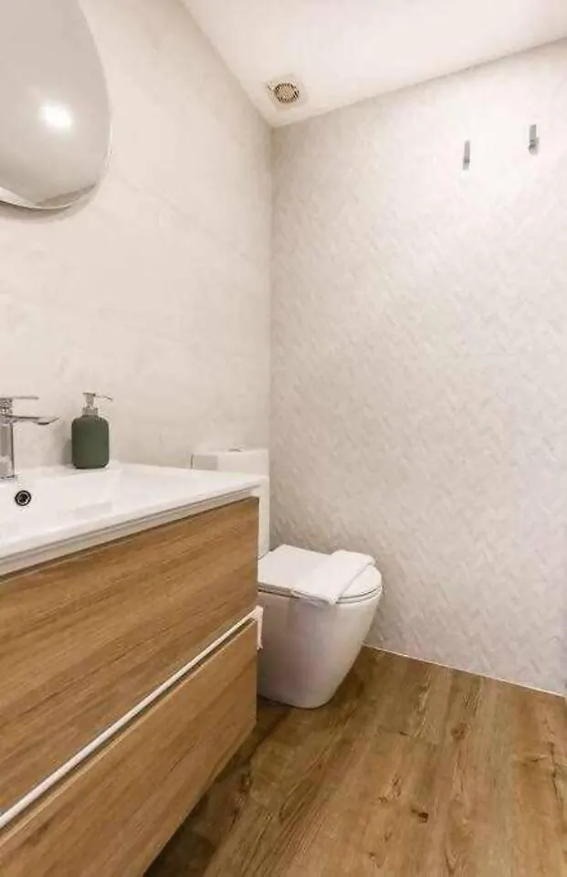 Precioso Apartamento En El Centro De Nerja 0*,