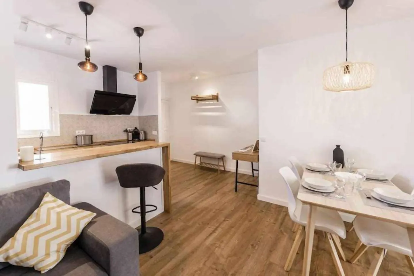 Precioso Apartamento En El Centro De Nerja contacts